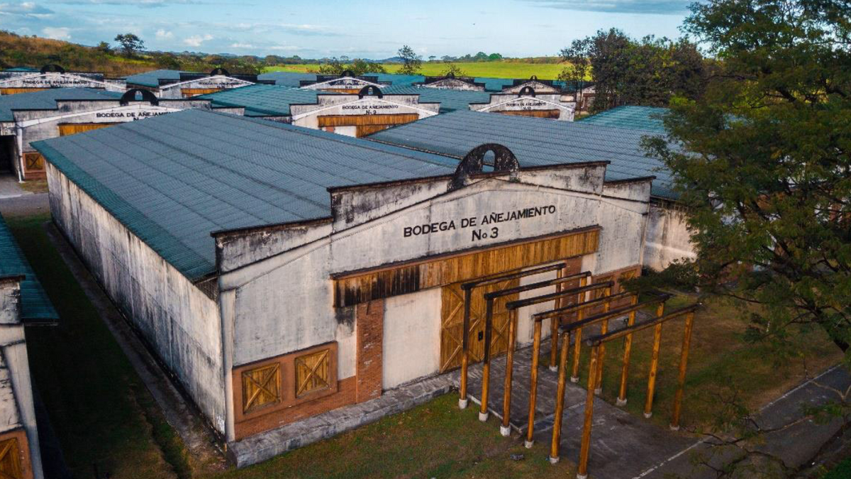 Lihovar Varela Hermanos (Ron Abuelo)