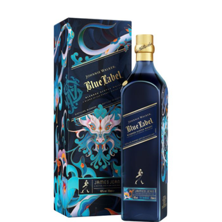 JOHNNIE WALKER BLUE LABEL ROK DŘEVĚNÉHO DRAKA